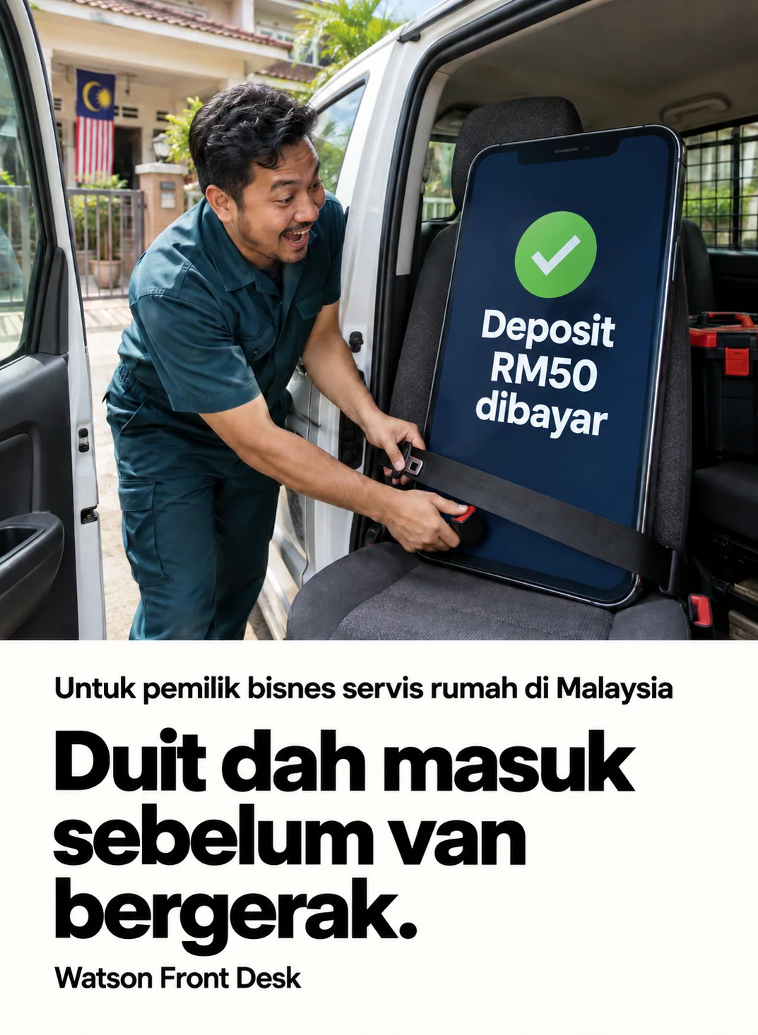 Juruteknik memasang tali pinggang pada telefon besar yang menunjukkan deposit dibayar.
